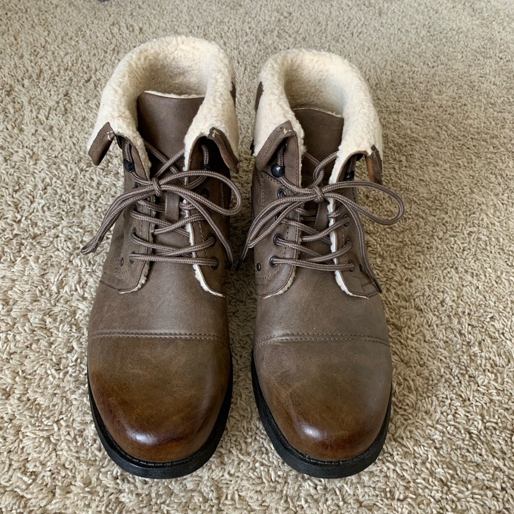 NWOT Men’s Polar Fox Fleece hiking boots 12